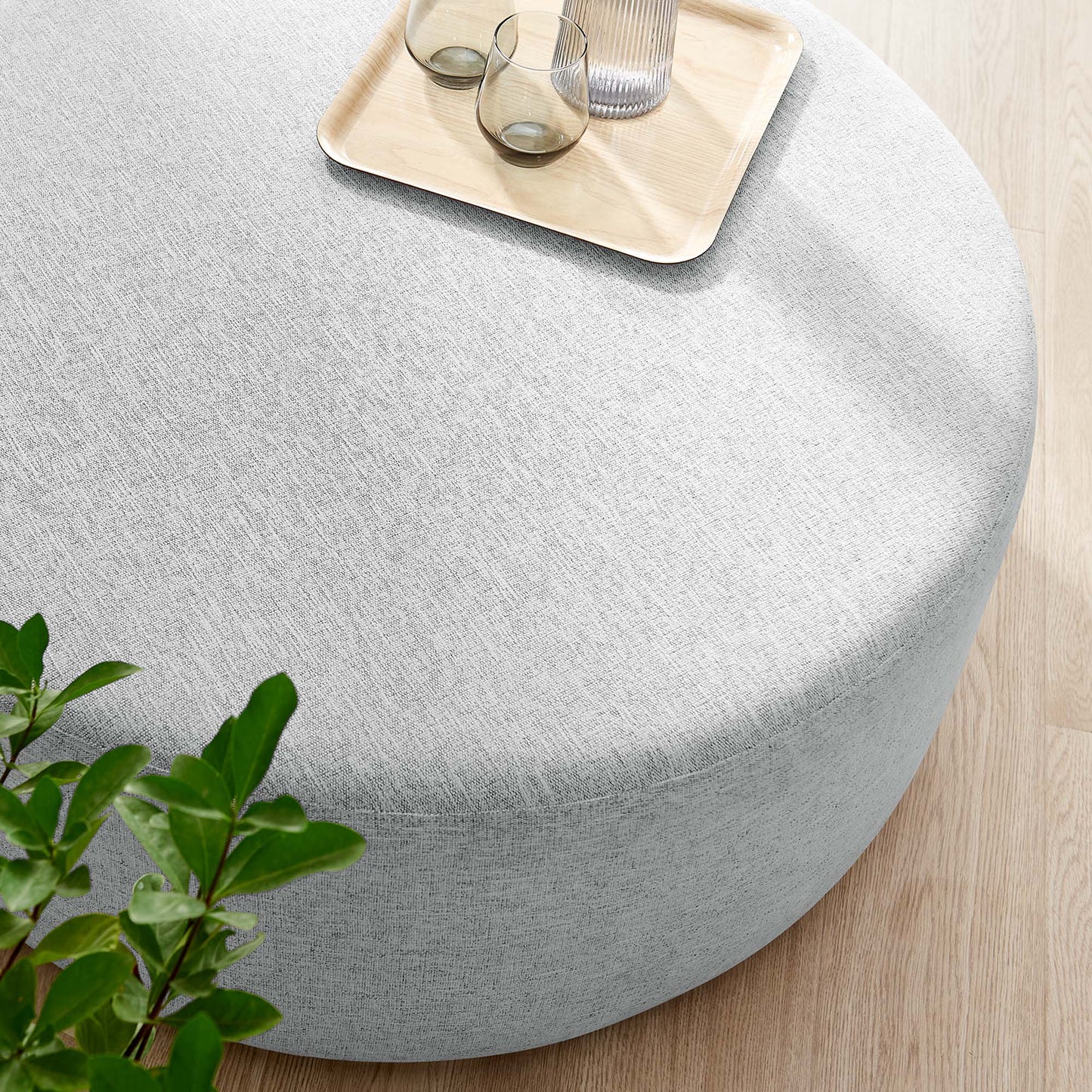 Otomana Callum grande de 38" tapizada en tela tejida jaspeada y redonda de Modway