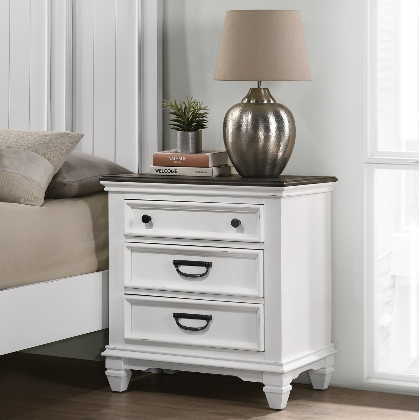 Clelane Wood Bedroom 5 piece Set with Shiplap Panel King Bed, Dresser, Mirror, Nightstand, and Chest