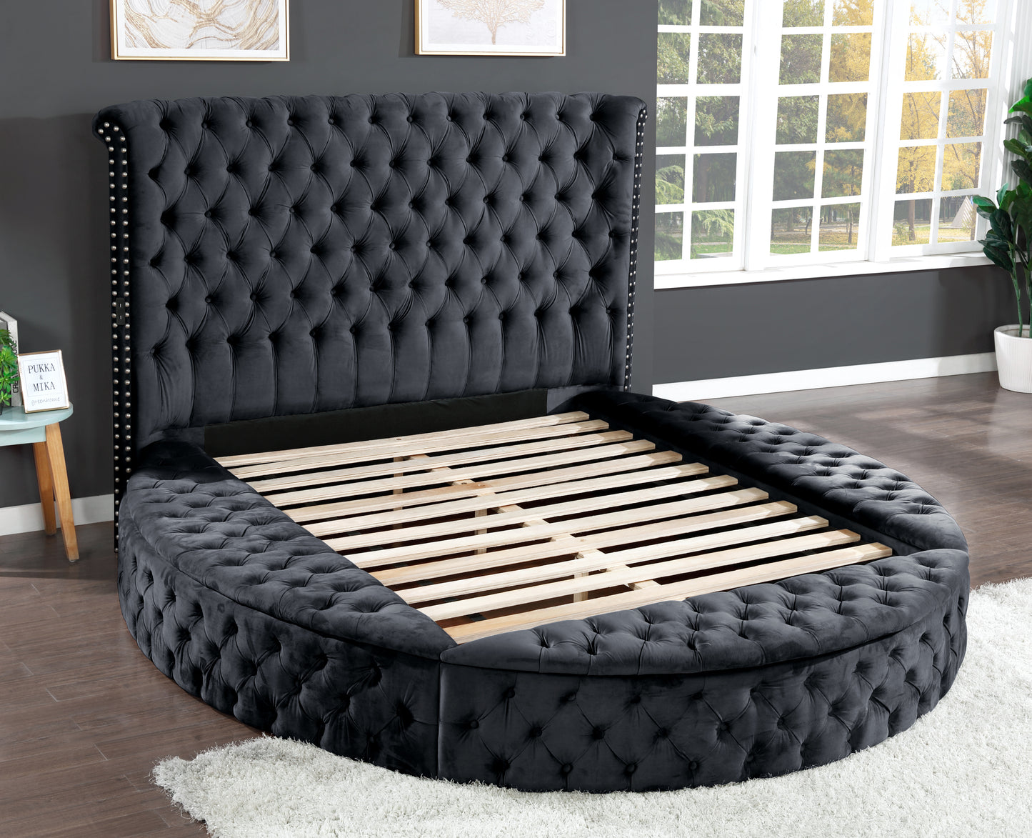 Queen 5 Pc Bedroom Set Made With Wood In Black Color