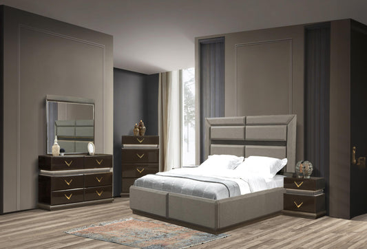 Modern Style 5 Pc Queen Bedroom Set Made with Wood in Brown