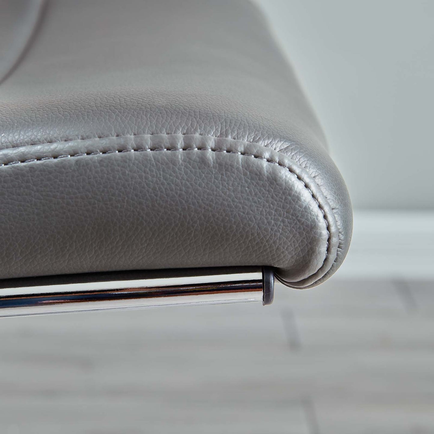 Chaise de bureau à dossier moyen Jive