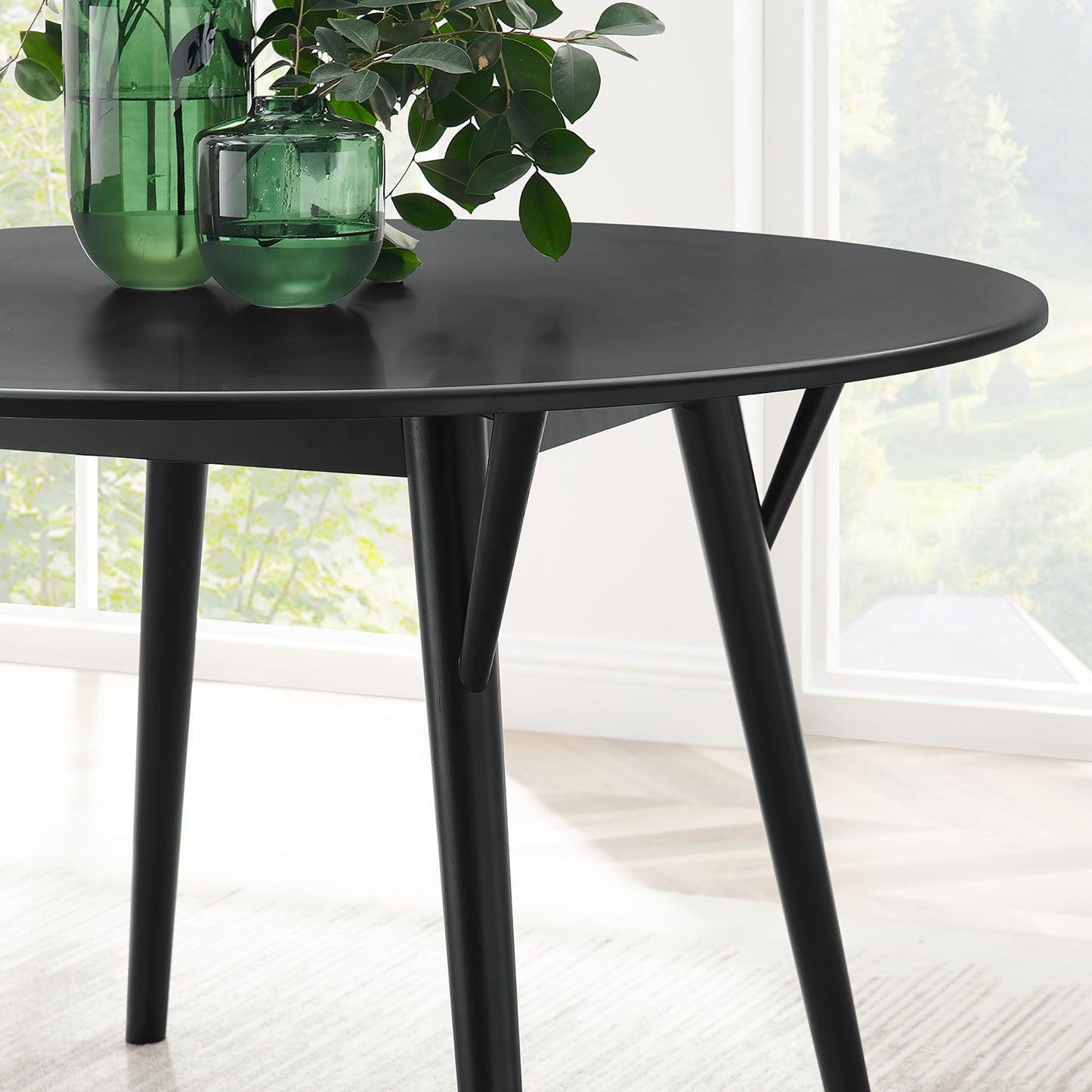 Gallant 47" Round Dining Table