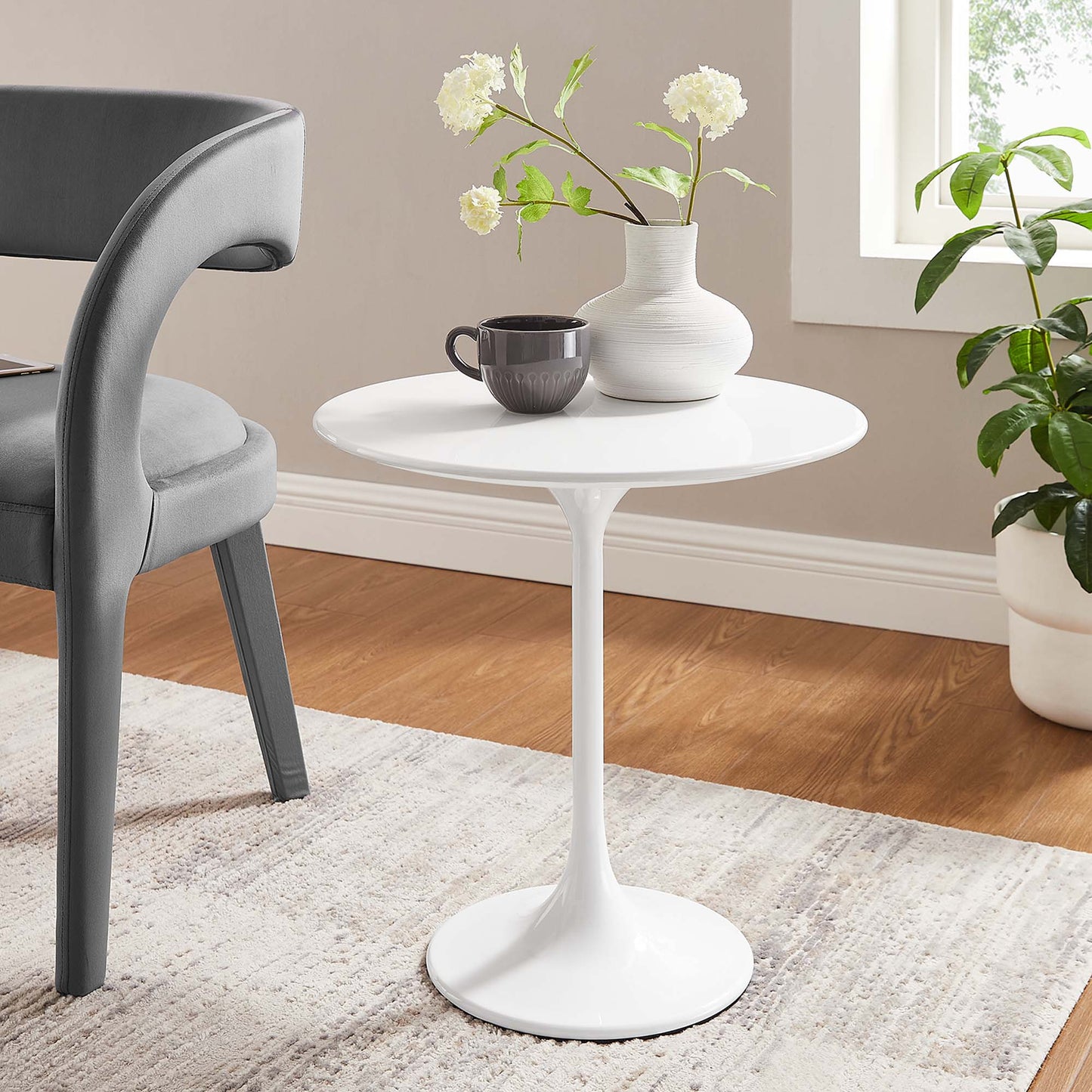 Lippa 20" Round Side Table