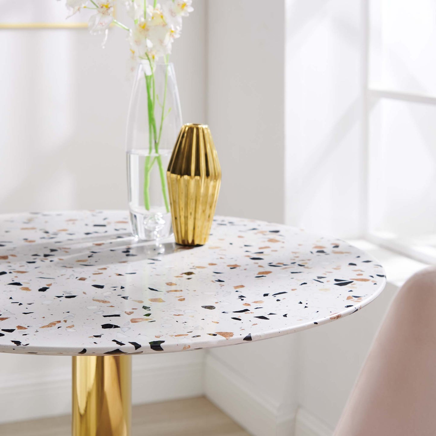 Verne 28" Round Terrazzo Dining Table