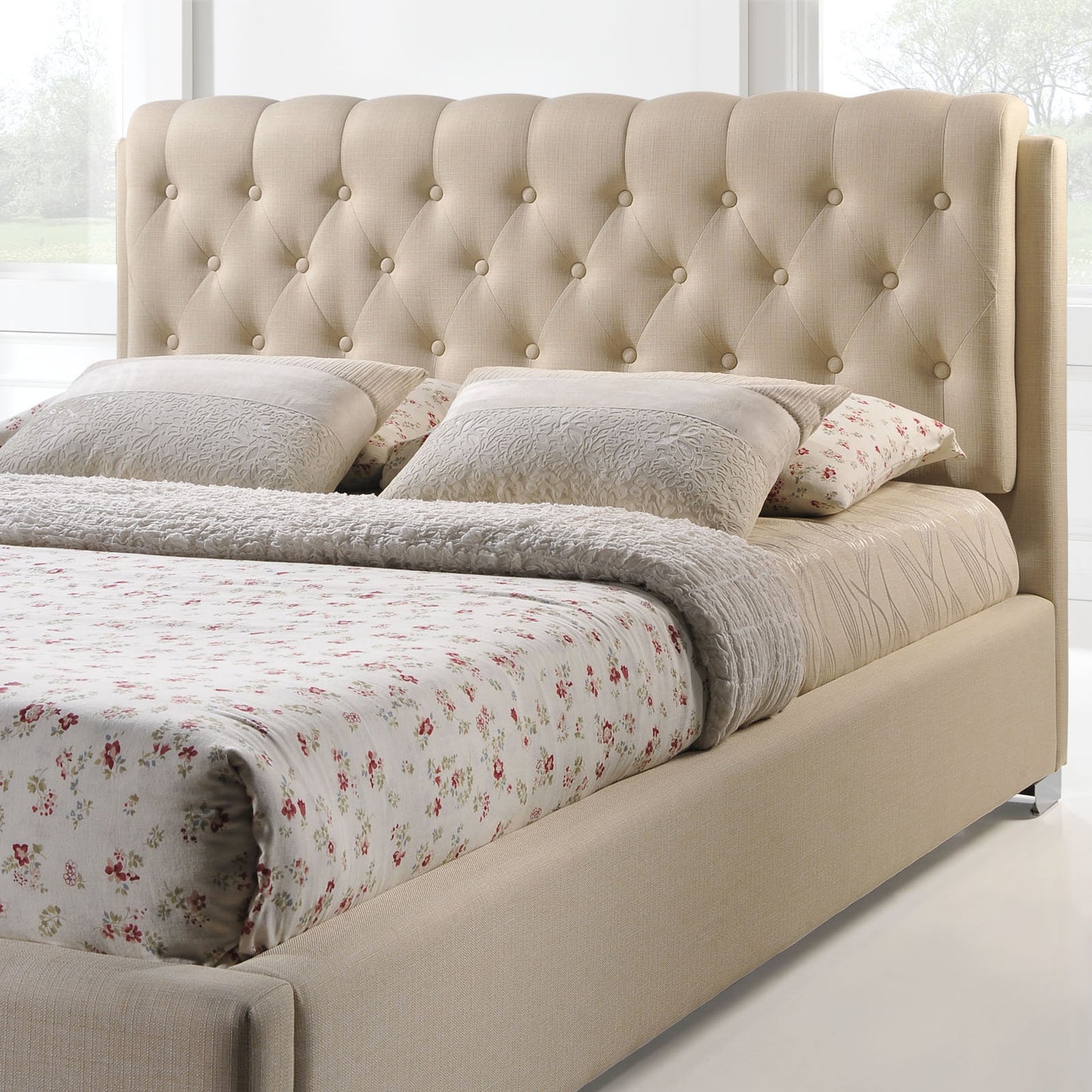 Amelia Fabric Queen Bed