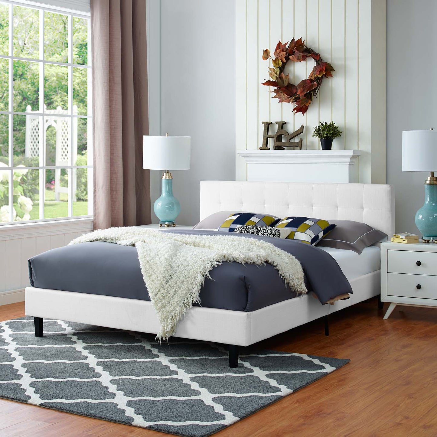 Linnea Fabric Queen Bed