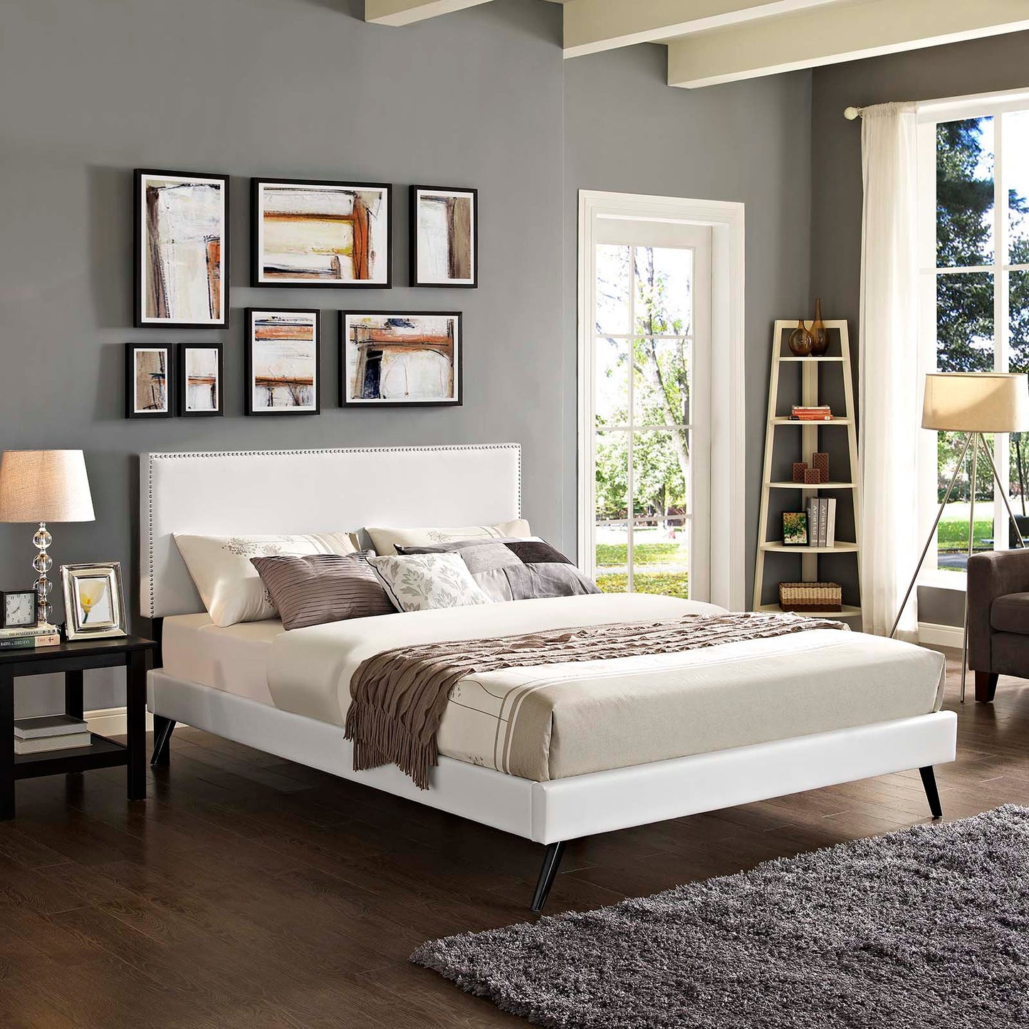 Cama de plataforma King con patas redondas y diseño de vinilo Macie de Modway