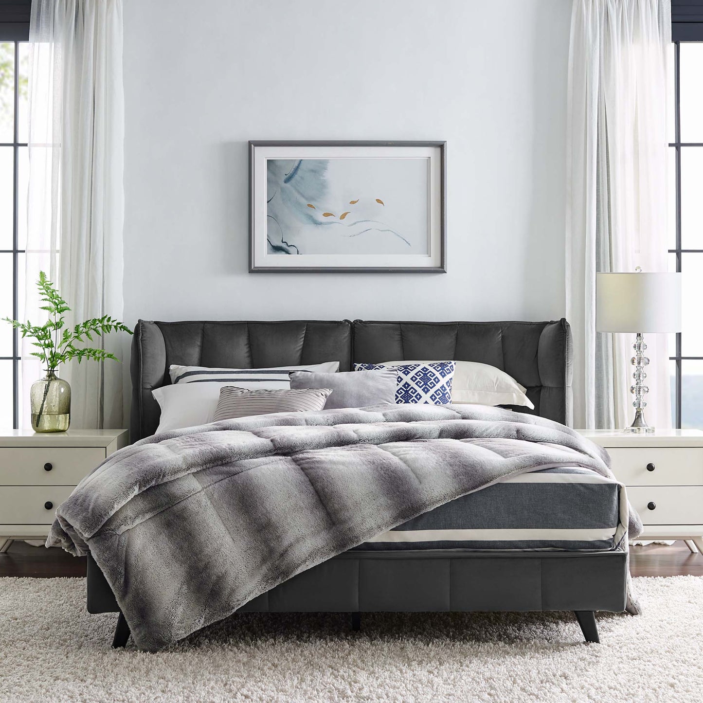 Cama Queen con plataforma de terciopelo Makenna Performance de Modway