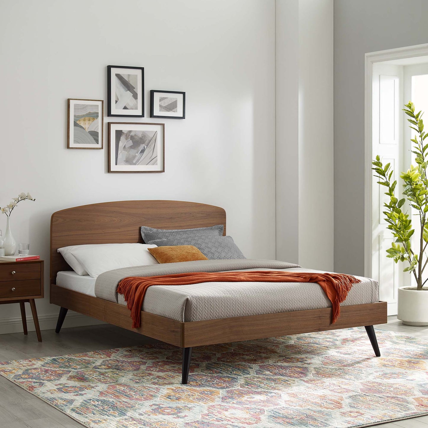 Bronwen Wood Full Platform Bed