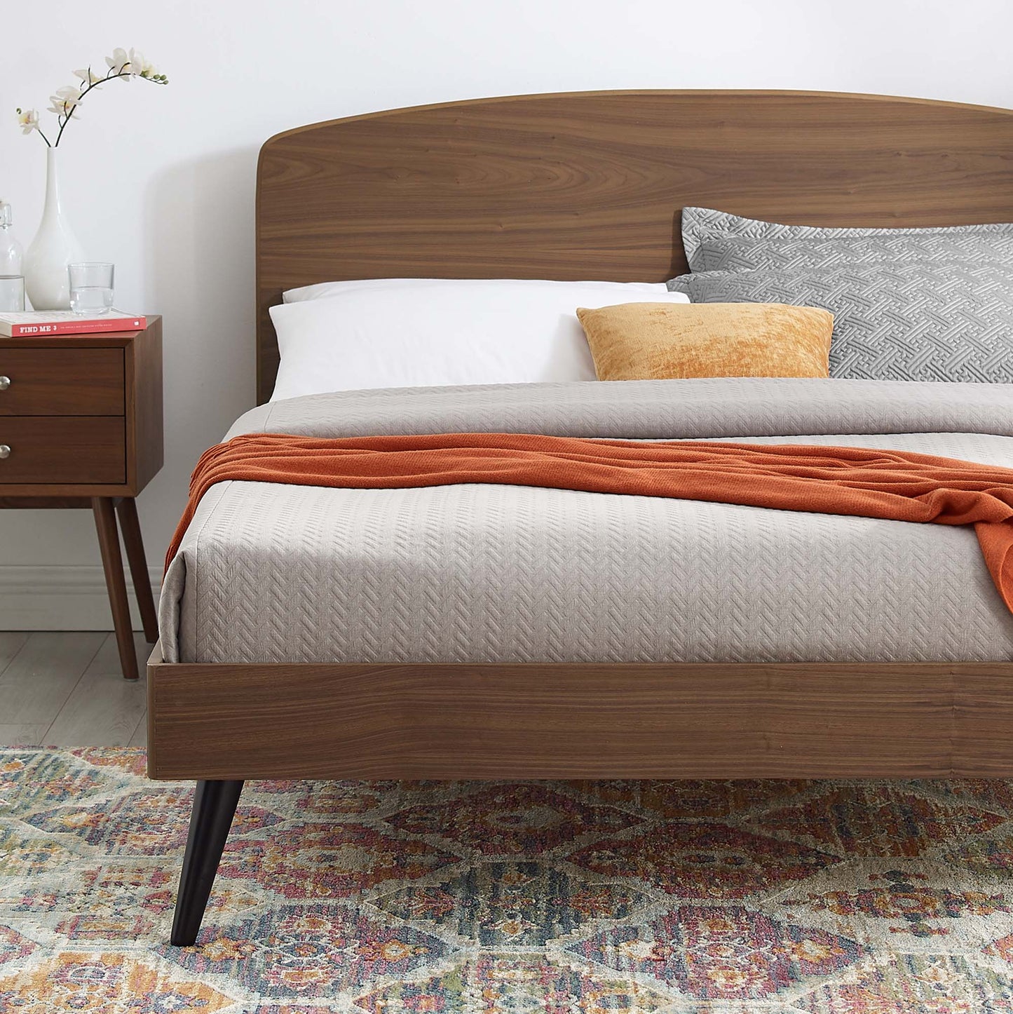 Bronwen Wood Full Platform Bed