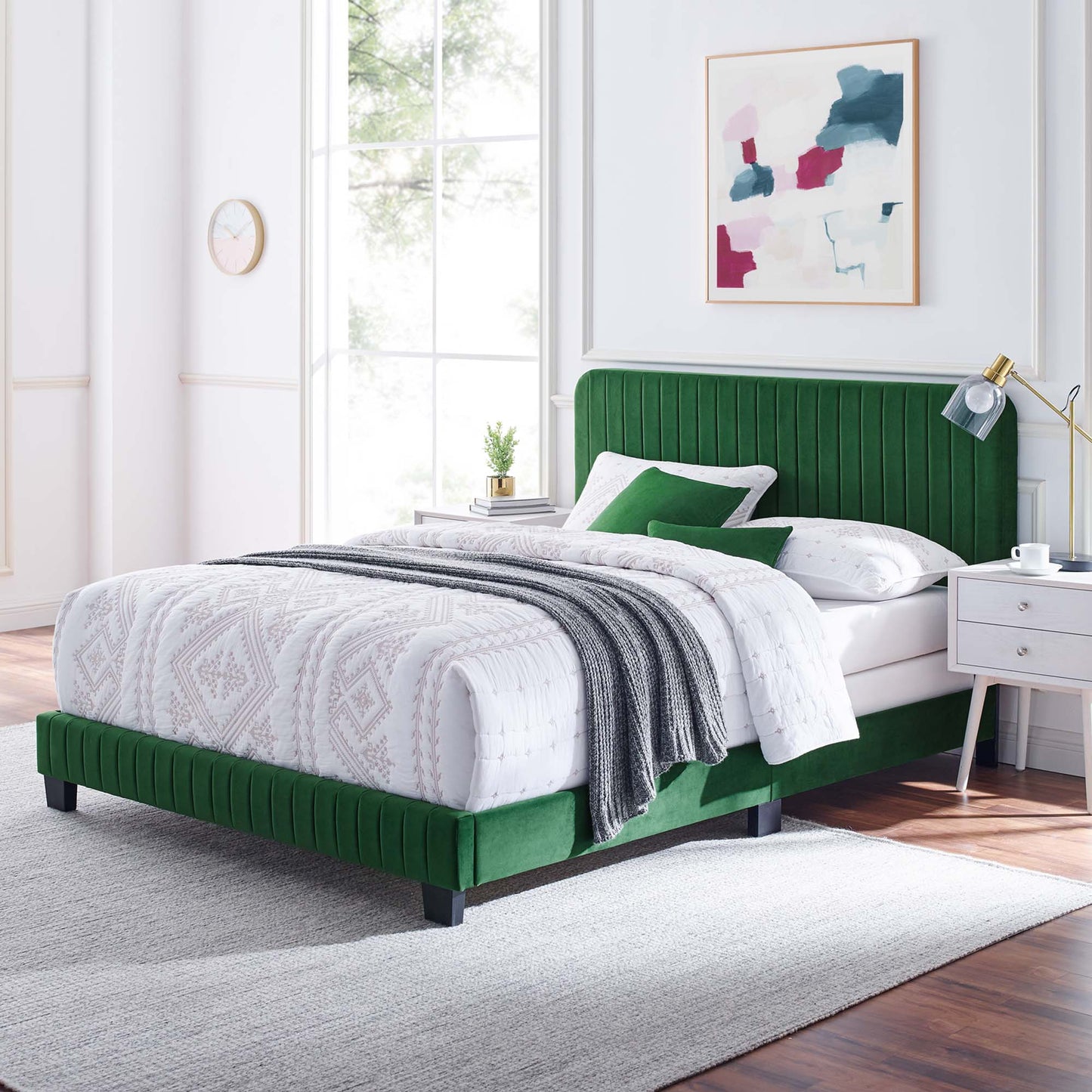 Cama tamaño queen con mechones de terciopelo de alto rendimiento Celine Channel de Modway