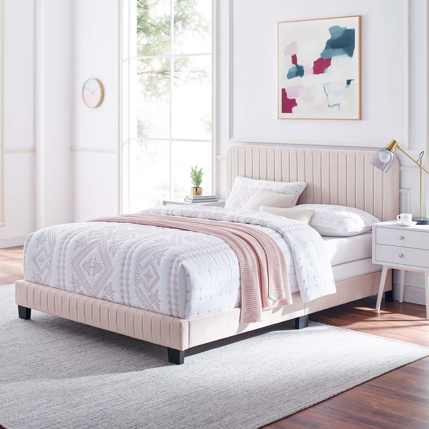 Cama tamaño queen con mechones de terciopelo de alto rendimiento Celine Channel de Modway