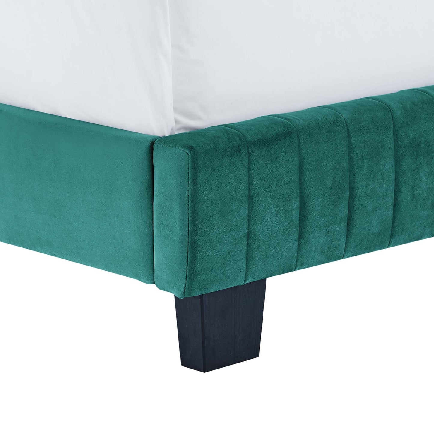 Cama tamaño queen con mechones de terciopelo de alto rendimiento Celine Channel de Modway