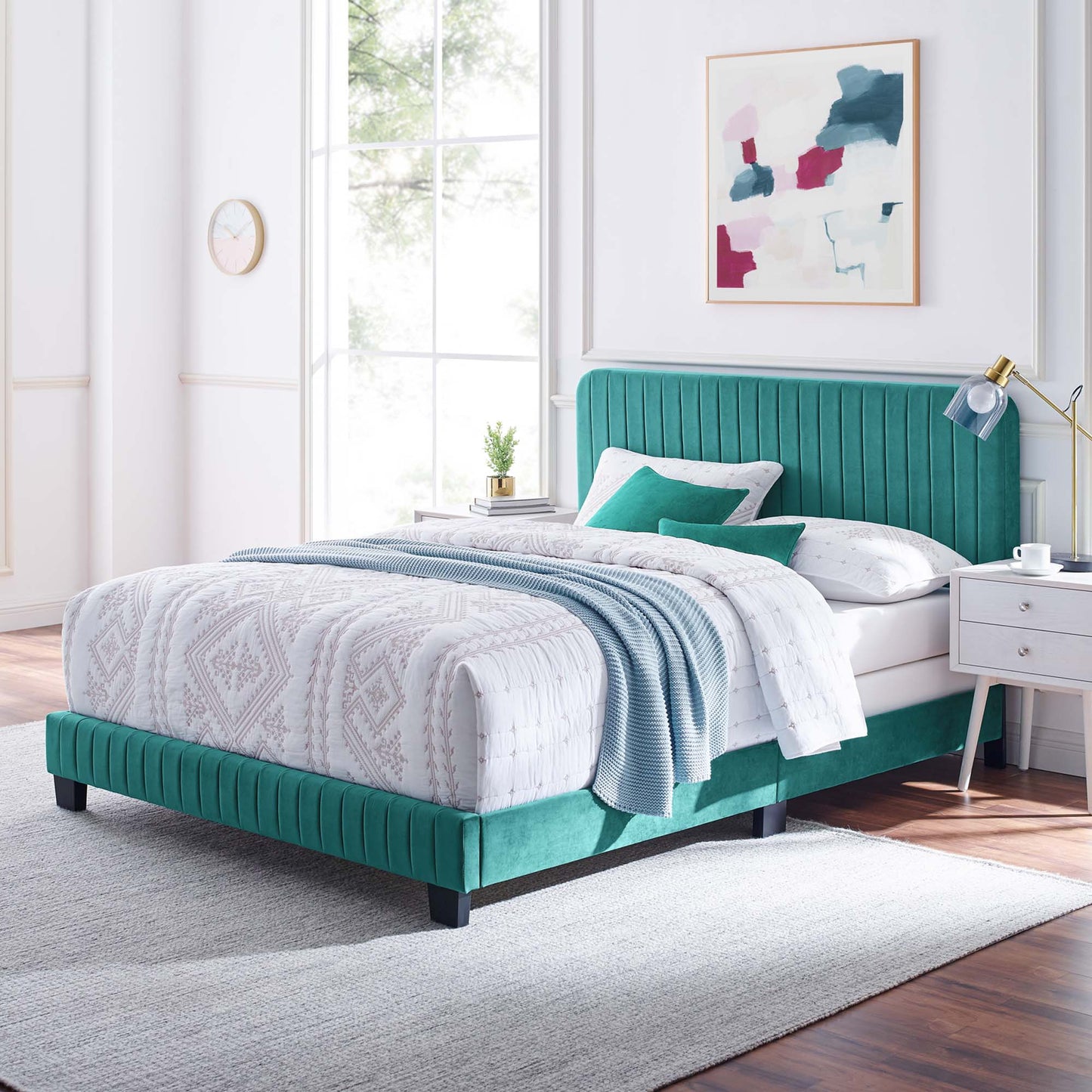 Cama tamaño queen con mechones de terciopelo de alto rendimiento Celine Channel de Modway