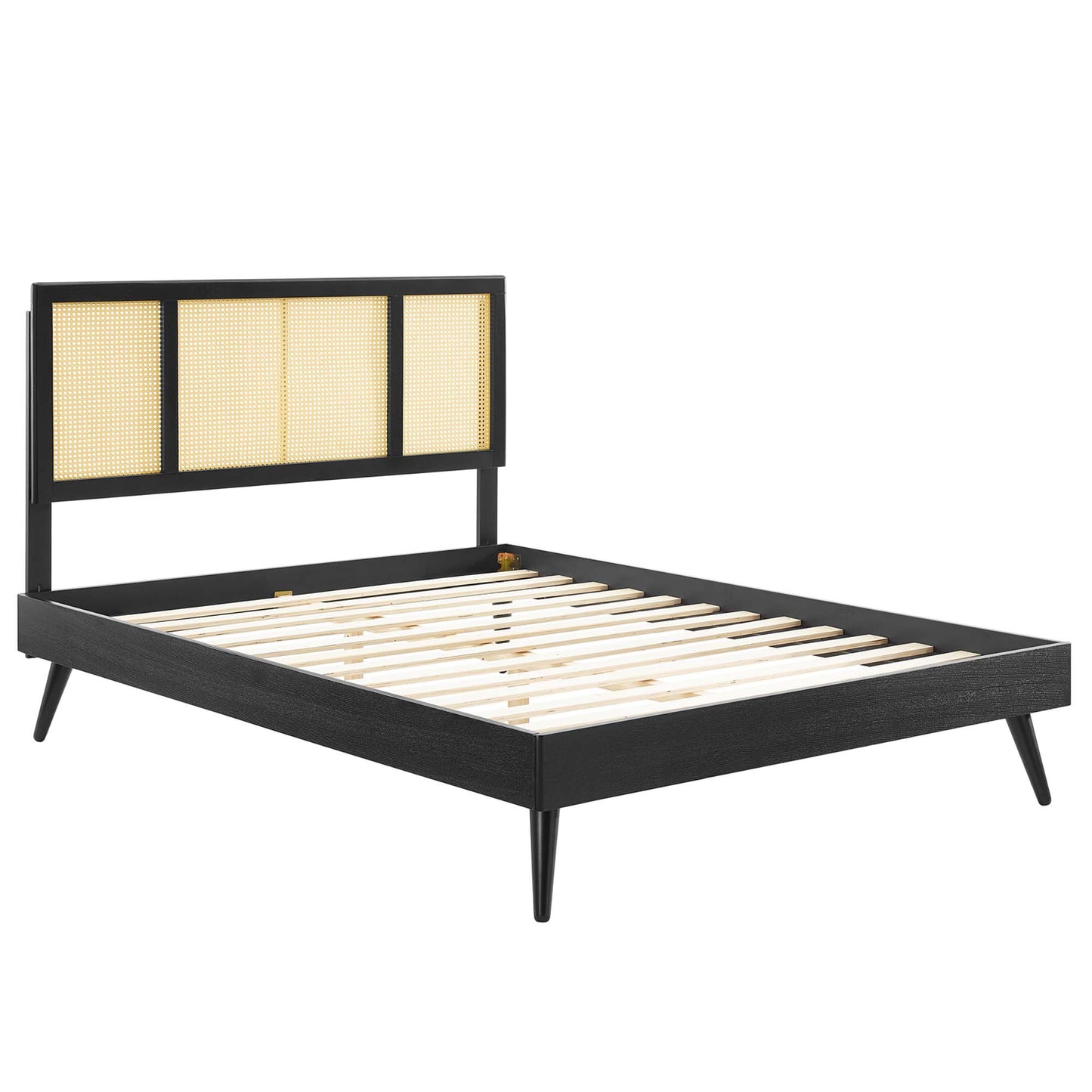 Cama tamaño queen Kelsea de caña y madera con patas acampanadas de Modway