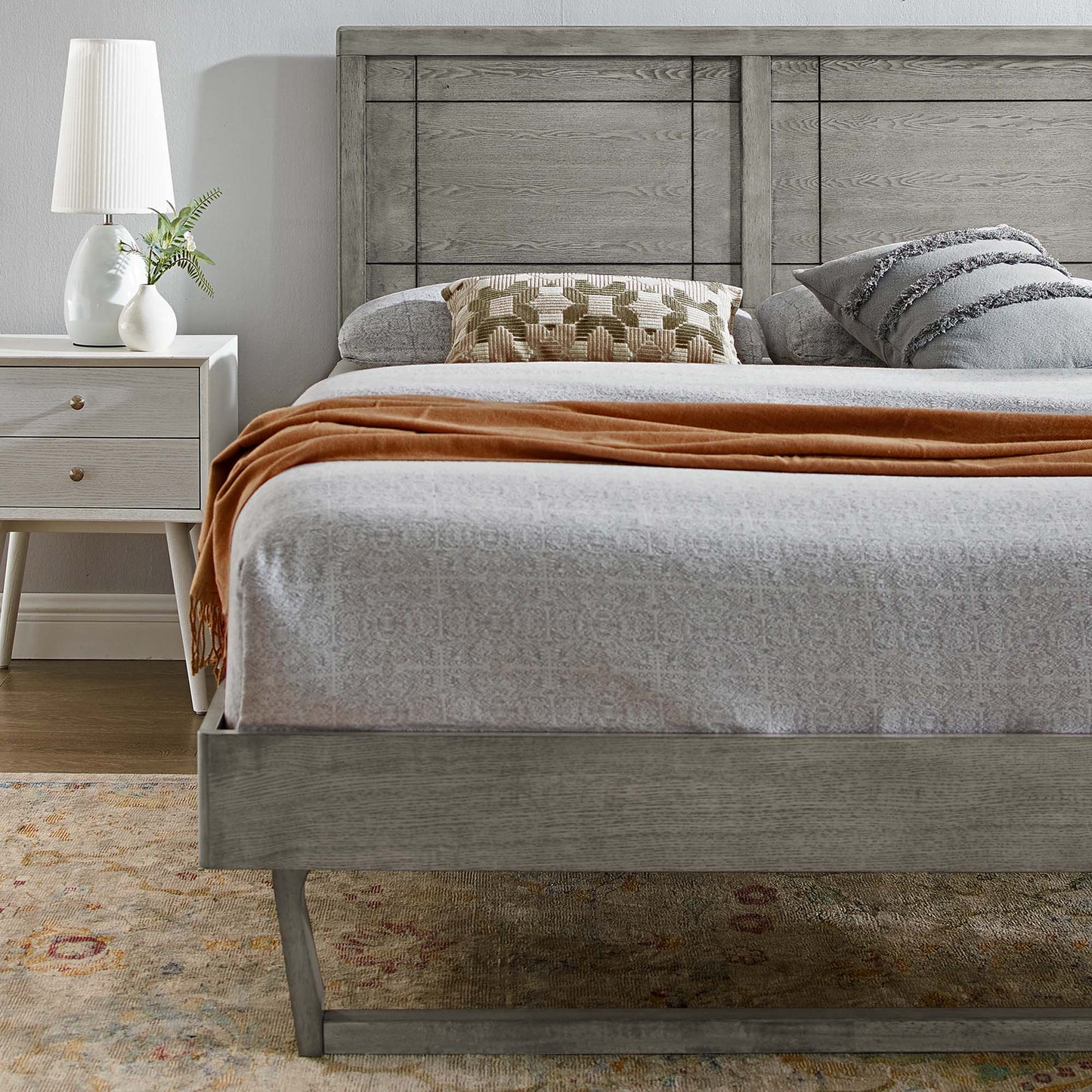 Cama Queen con plataforma de madera Marlee y estructura angular de Modway