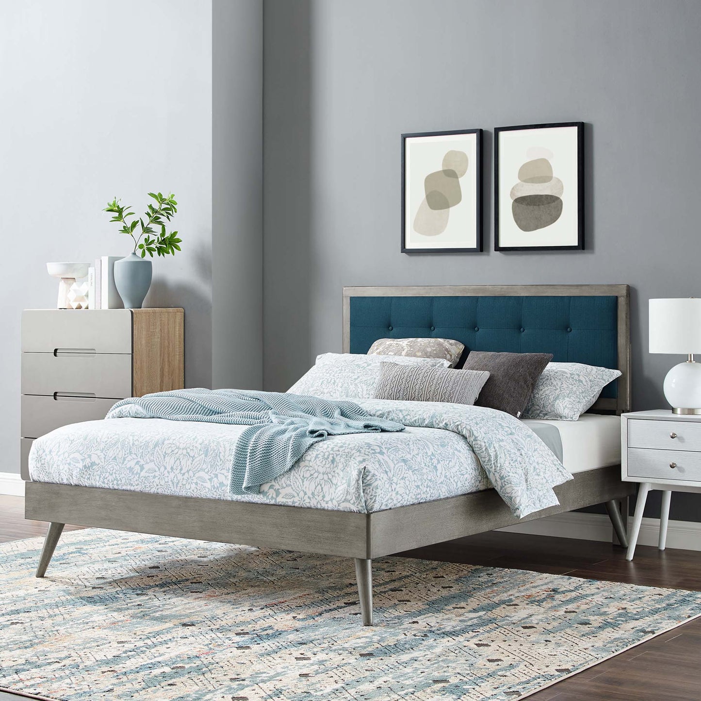 Willow Wood Queen Platform Bed With Splayed Legs