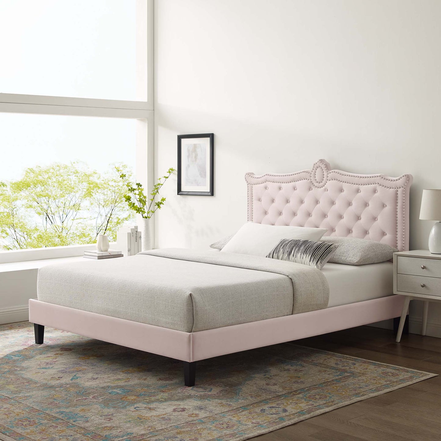 Cama Queen con plataforma de terciopelo Clara Performance de Modway