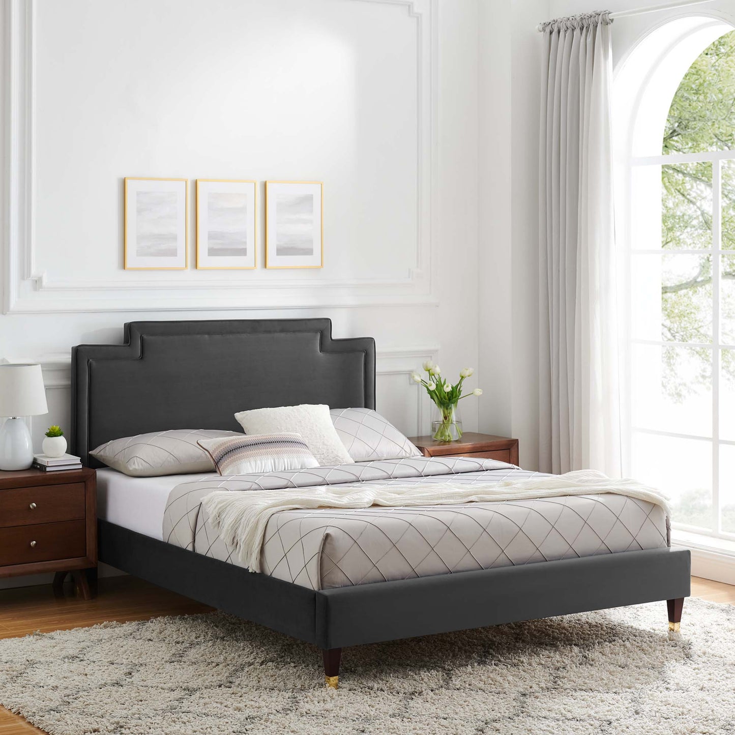 Liva Performance Velvet Queen Bed