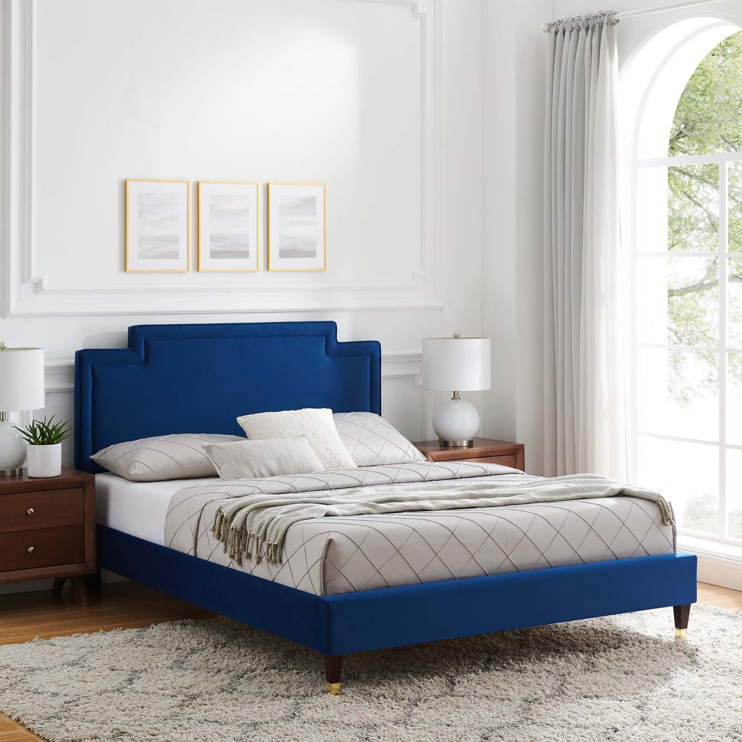 Liva Performance Velvet Queen Bed