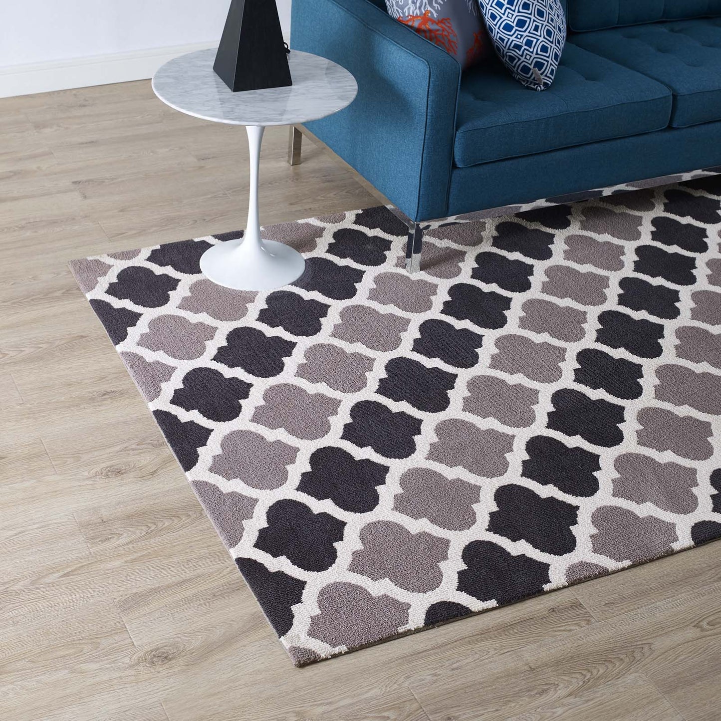 Tapis marocain Lida 5x8 en treillis par Modway