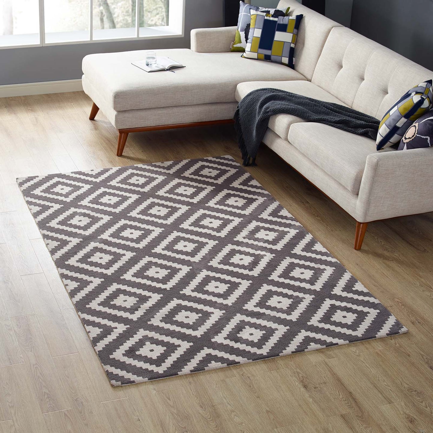 Alika Abstract Diamond Trellis 5x8 Area Rug