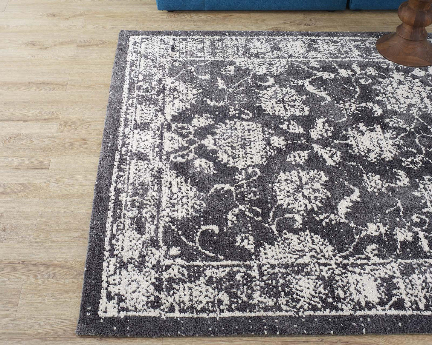 Tapis à motif floral vieilli Kazia 5x8 par Modway