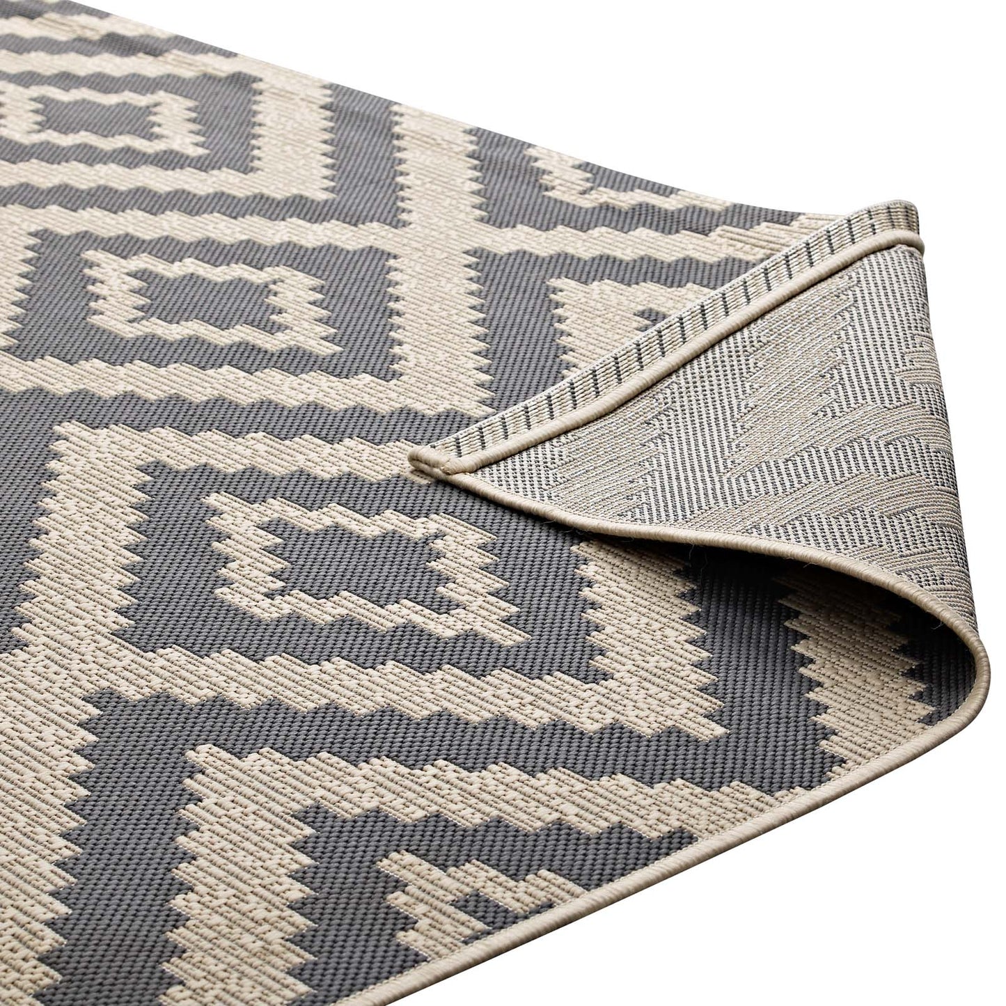 Jagged Geometric Diamond Trellis Indoor and Outdoor 5x8 Area Rug