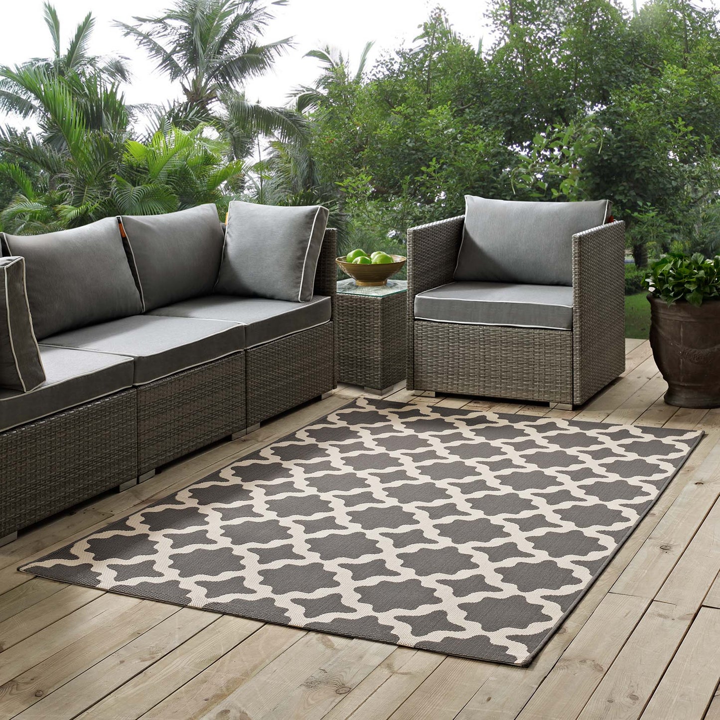 Cerelia Moroccan Trellis Indoor and Outdoor 4x6 Area Rug