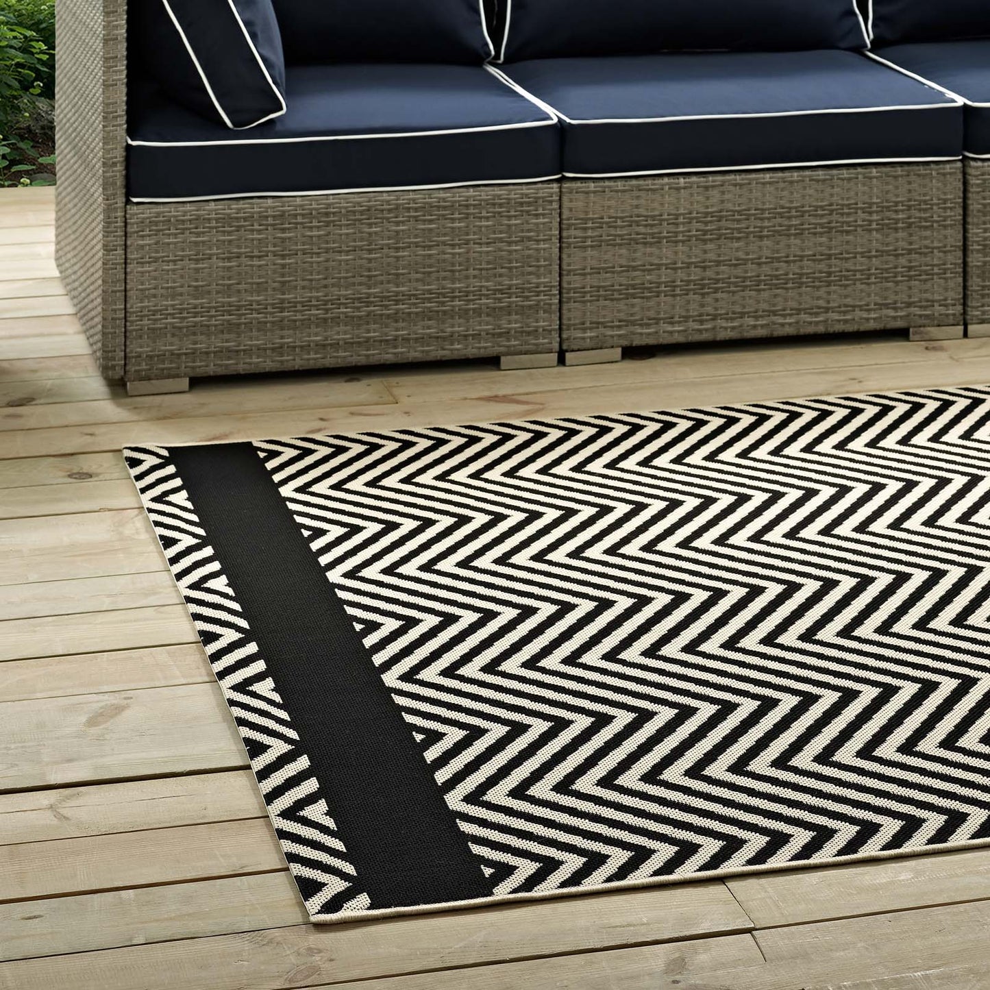 Tapis d'intérieur et d'extérieur Optica Chevron avec bordures d'extrémité 5x8 par Modway