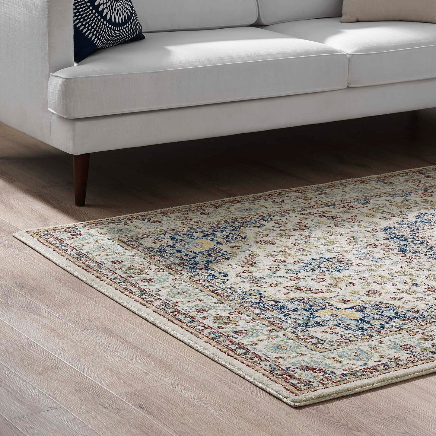 Tapis médaillon vintage vieilli Meryam 5x8 par Modway