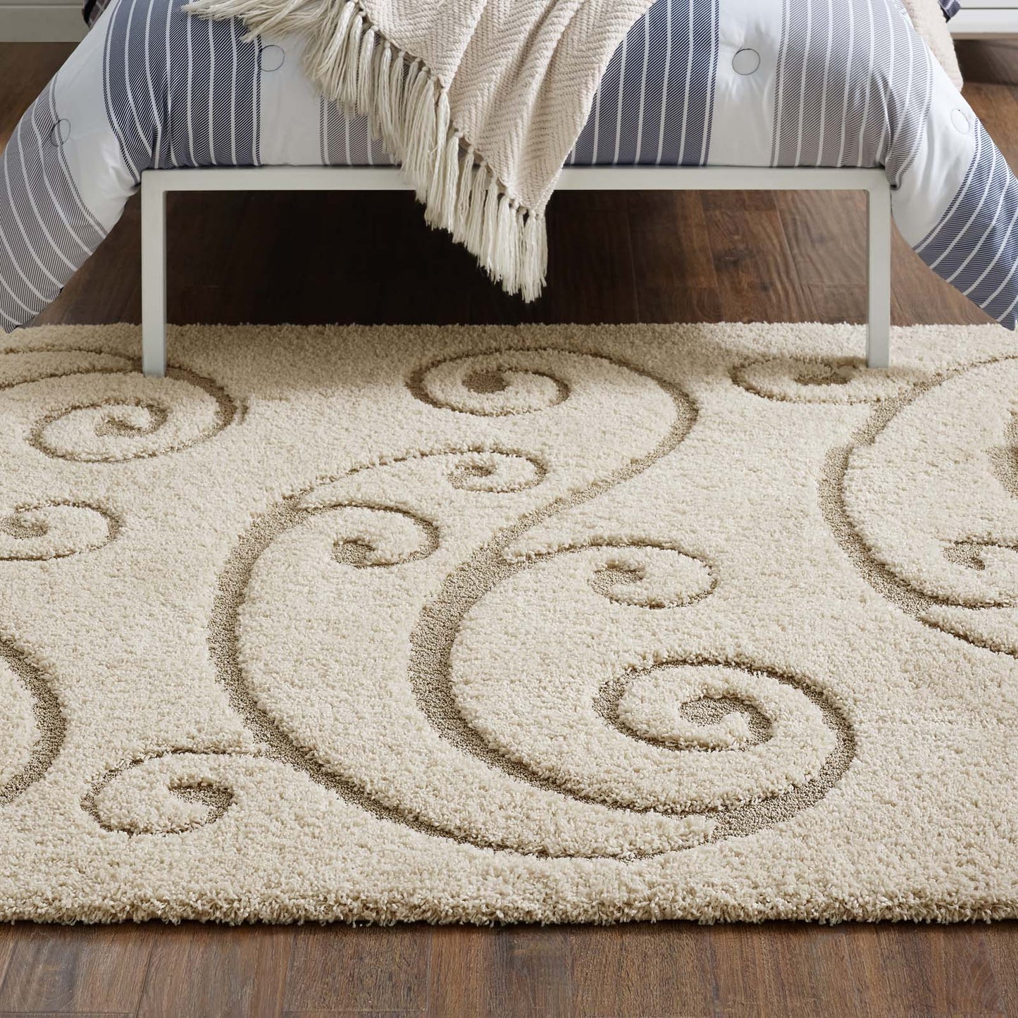 Jubilant Sprout Scrolling Vine Shag 5x8 Area Rug