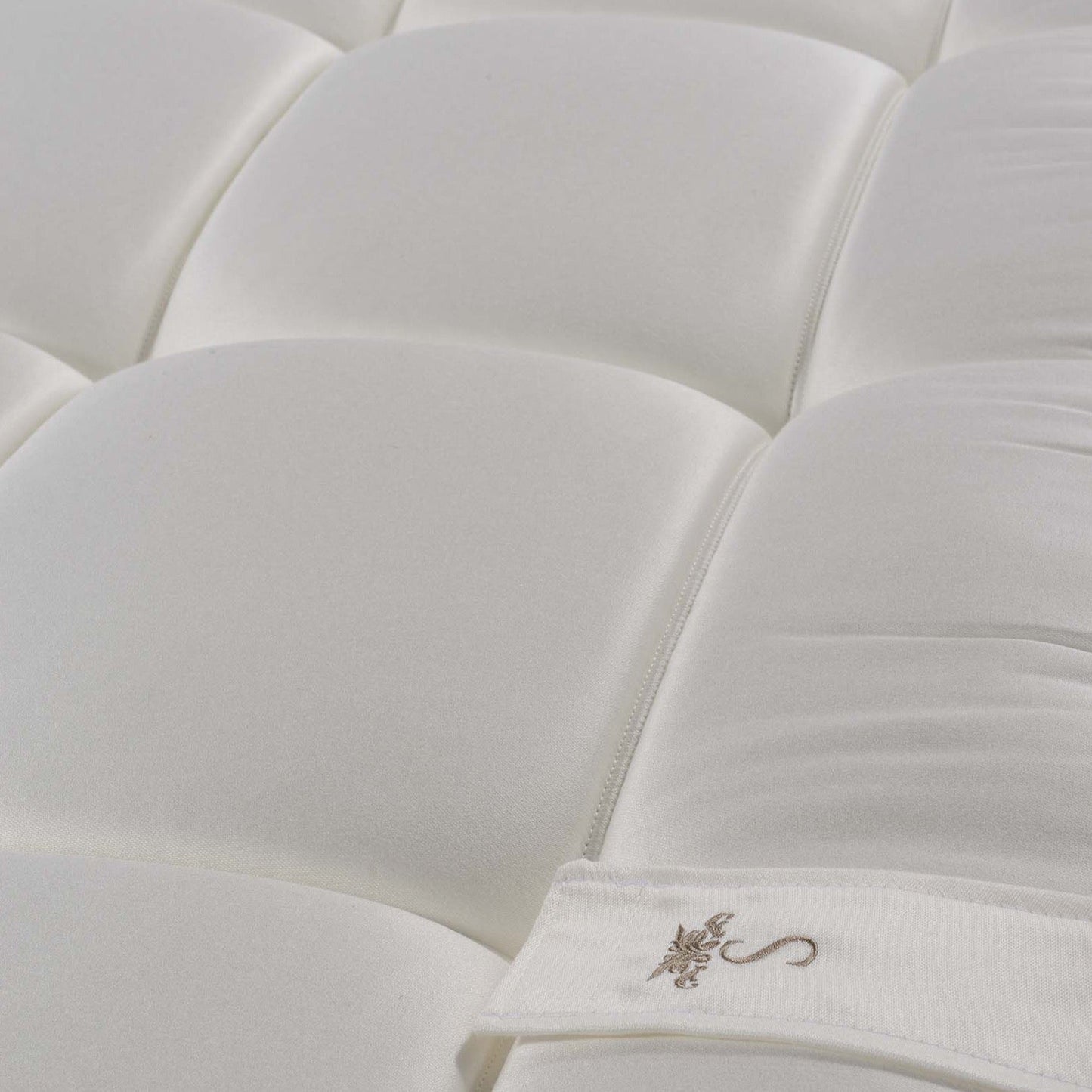 סטילדעקאָר מאַטראַץ/טאָפּער