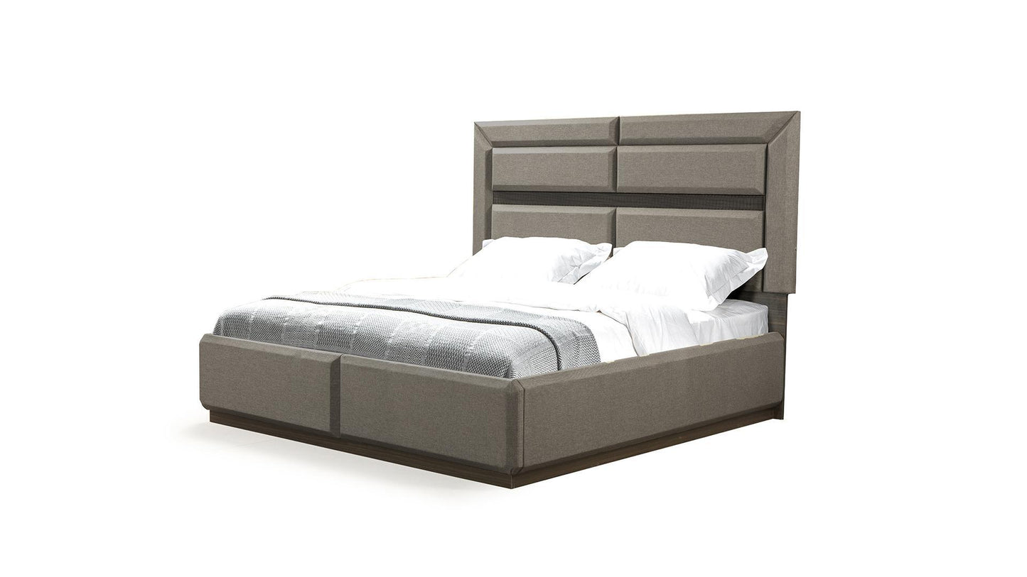 Modern Style Queen Bed Made with Wood in Brown