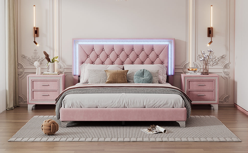 Juego de dormitorio de 3 piezas, cama tamaño queen tapizada con plataforma, luces LED y dos mesitas de noche, color rosa