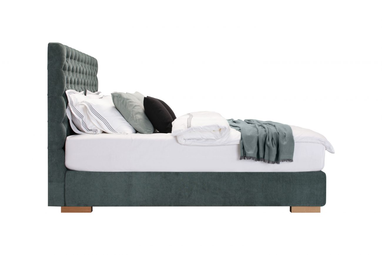 סקאַרלעט קאָנטינענטאַל בעט